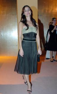 Natalie Imbruglia feet photo thumbnail