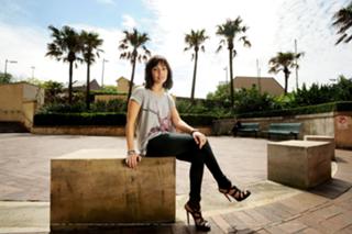 Natalie Imbruglia feet photo thumbnail