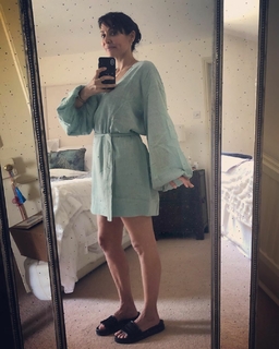 Natalie Imbruglia feet photo thumbnail