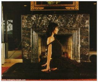 Natalie Imbruglia feet photo thumbnail