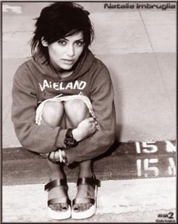 Natalie Imbruglia feet photo thumbnail