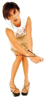 Natalie Imbruglia feet photo thumbnail