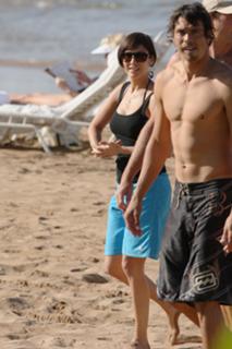 Natalie Imbruglia feet photo thumbnail