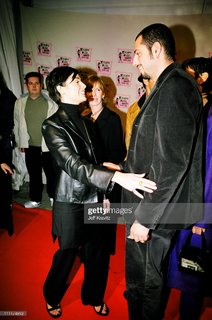 Natalie Imbruglia feet photo thumbnail
