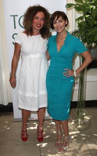 Natalie Imbruglia feet photo thumbnail