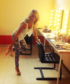 Natalie Langer feet photo 5