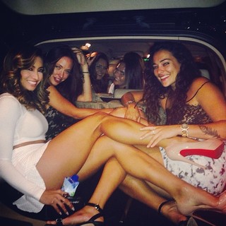 Natalie Martinez feet photo thumbnail