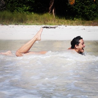 Natalie Martinez feet photo thumbnail