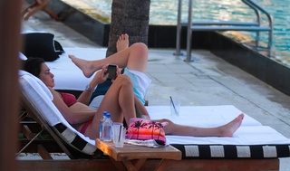 Natalie Martinez feet photo thumbnail