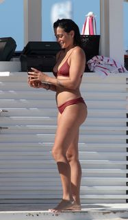 Natalie Martinez feet photo thumbnail