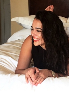 Natalie Martinez feet photo thumbnail