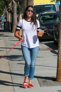 Natalie Martinez feet photo thumbnail