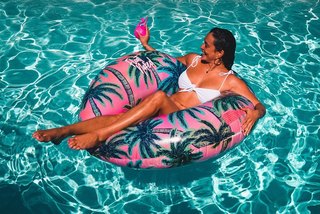 Natalie Martinez feet photo thumbnail