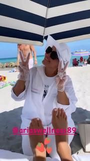 Natalie Martinez feet photo thumbnail