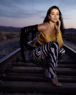 Natalie Martinez feet photo thumbnail
