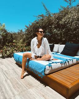 Natalie Martinez feet photo thumbnail