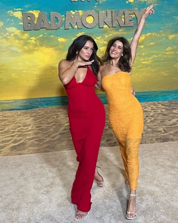 Natalie Martinez feet photo thumbnail