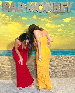 Natalie Martinez feet photo thumbnail