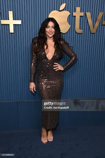 Natalie Martinez feet photo thumbnail