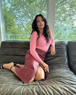 Natalie Martinez feet photo thumbnail