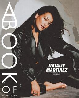Natalie Martinez feet photo thumbnail