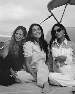 Natalie Martinez feet photo thumbnail