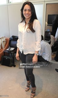 Natalie Martinez feet photo thumbnail