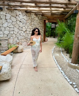 Natalie Martinez feet photo thumbnail