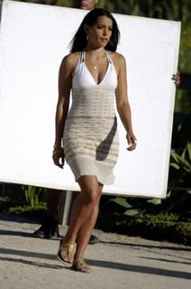 Natalie Martinez feet photo thumbnail