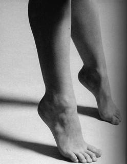 Natalie Mendoza feet photo 3