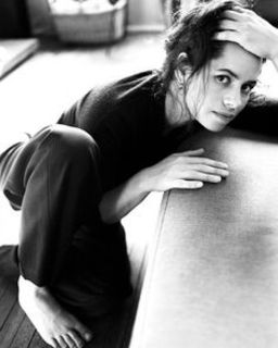 Natalie Merchant feet photo 9