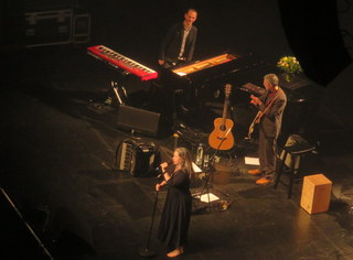 Natalie Merchant feet photo 8