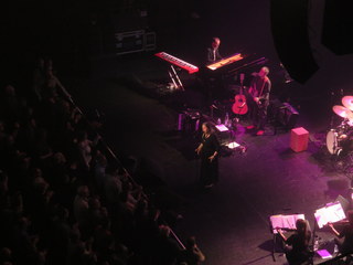 Natalie Merchant feet photo 7