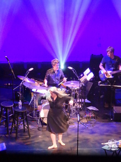Natalie Merchant feet photo 18