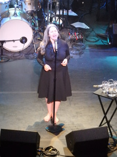 Natalie Merchant feet photo 12