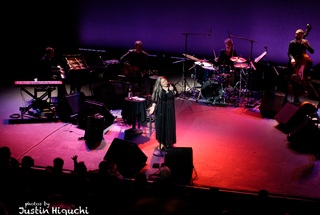 Natalie Merchant feet photo 5