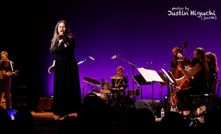Natalie Merchant feet photo 3