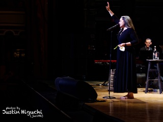 Natalie Merchant feet photo 1