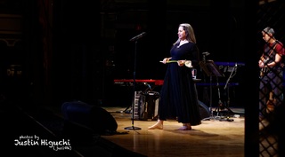 Natalie Merchant feet photo 19