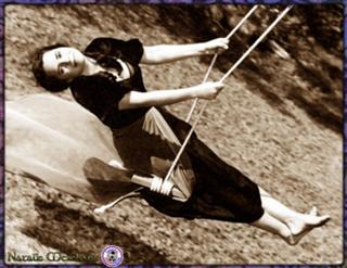 Natalie Merchant feet photo 17