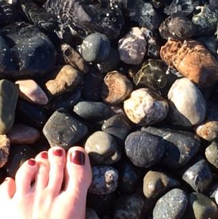 Natalie Morales feet photo thumbnail