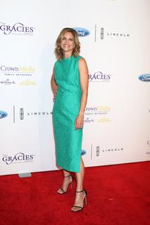 Natalie Morales feet photo thumbnail