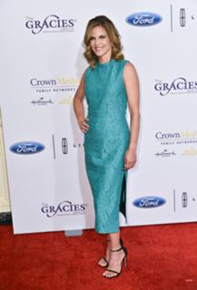 Natalie Morales feet photo thumbnail