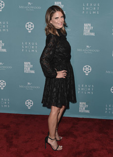 Natalie Morales feet photo thumbnail