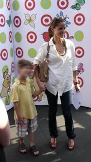 Natalie Morales feet photo thumbnail