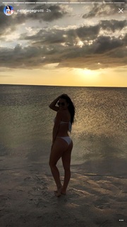 Natalie Negrotti feet photo 9