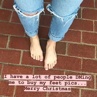 Natalie Negrotti feet photo 17