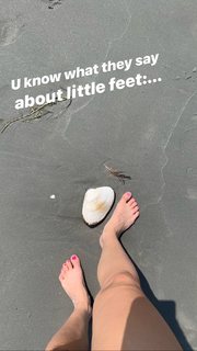 Natalie Negrotti feet photo 18