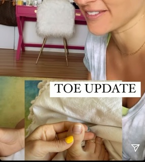 Natalie Negrotti feet photo 14