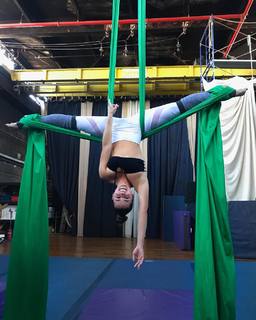 Natalie Negrotti feet photo 3